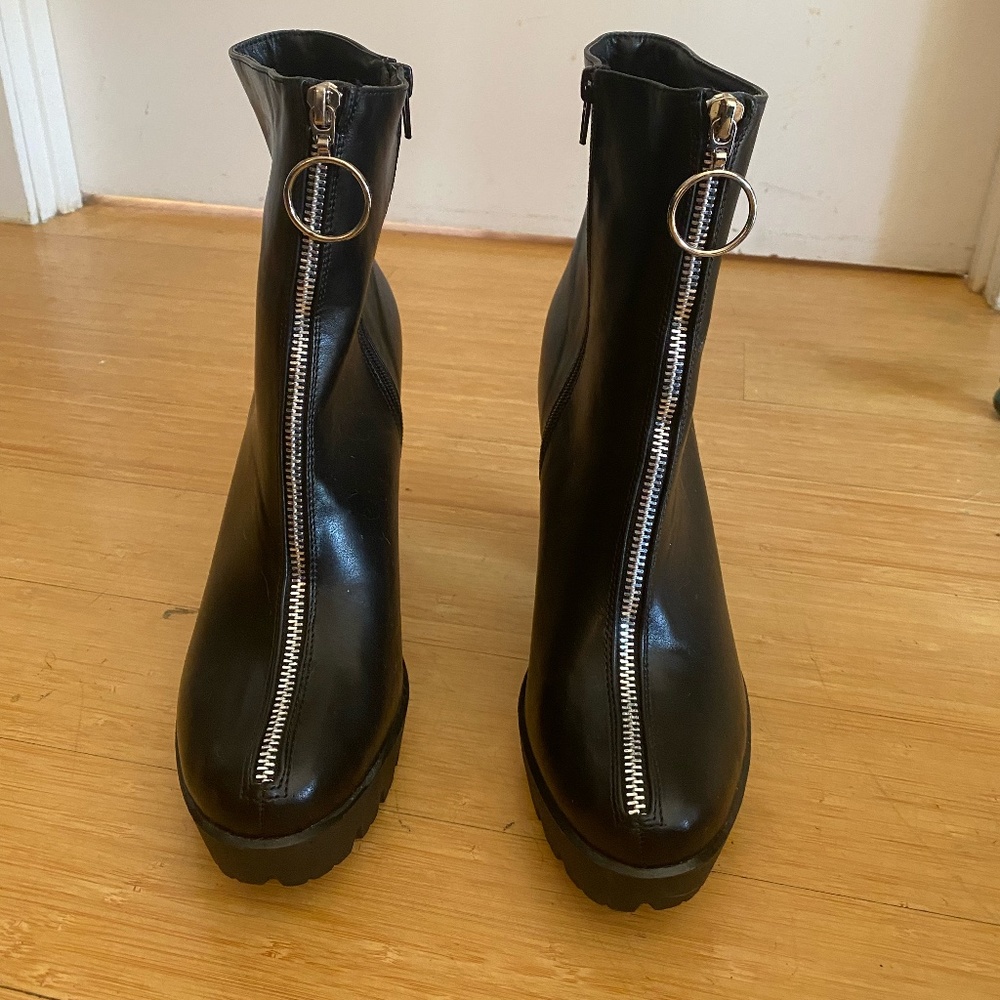 Allegra K Never worn platform booties size 10